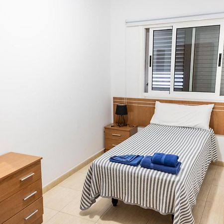 Yesenia Vv Airport Apartman El Matorral Kültér fotó