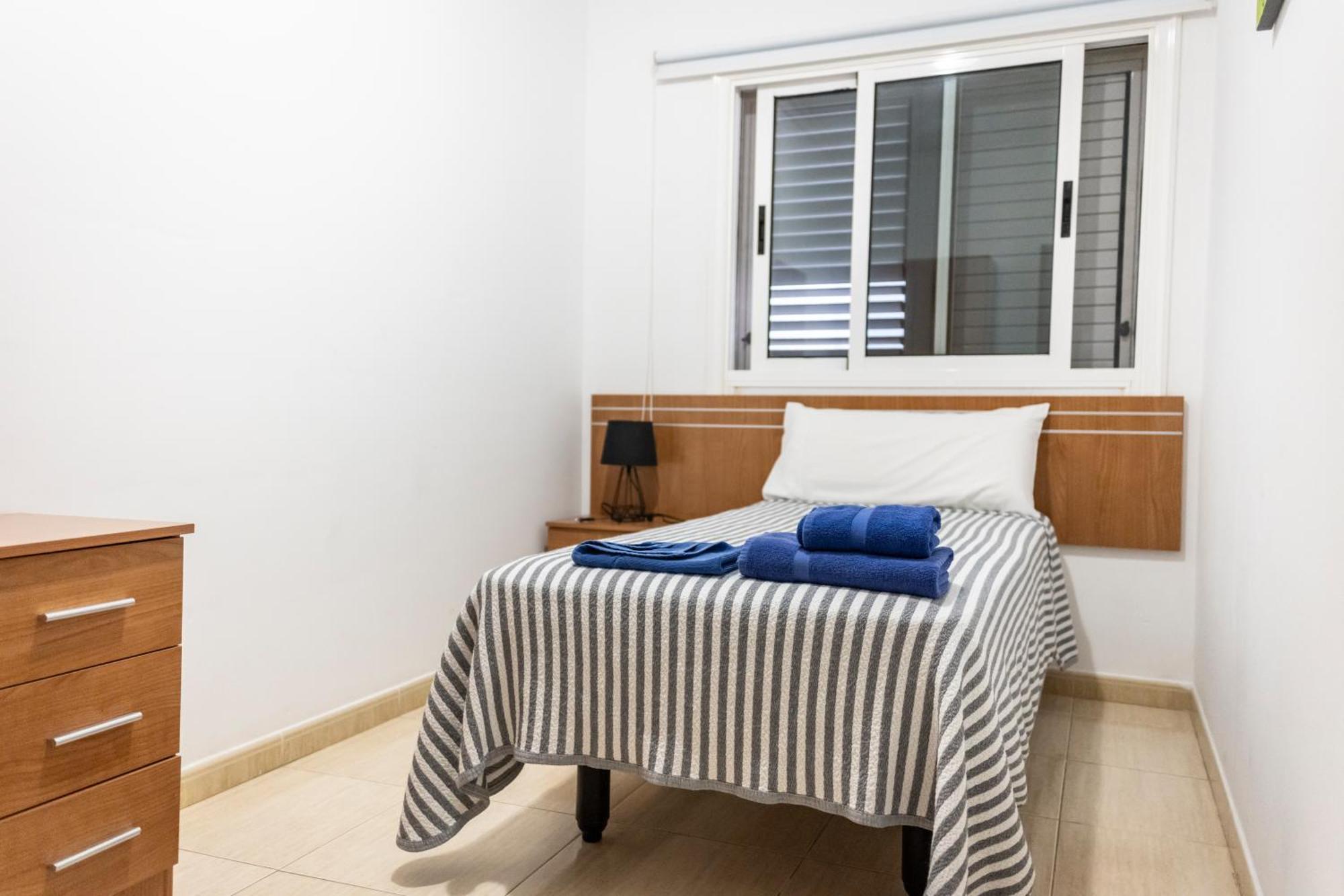 Yesenia Vv Airport Apartman El Matorral Kültér fotó