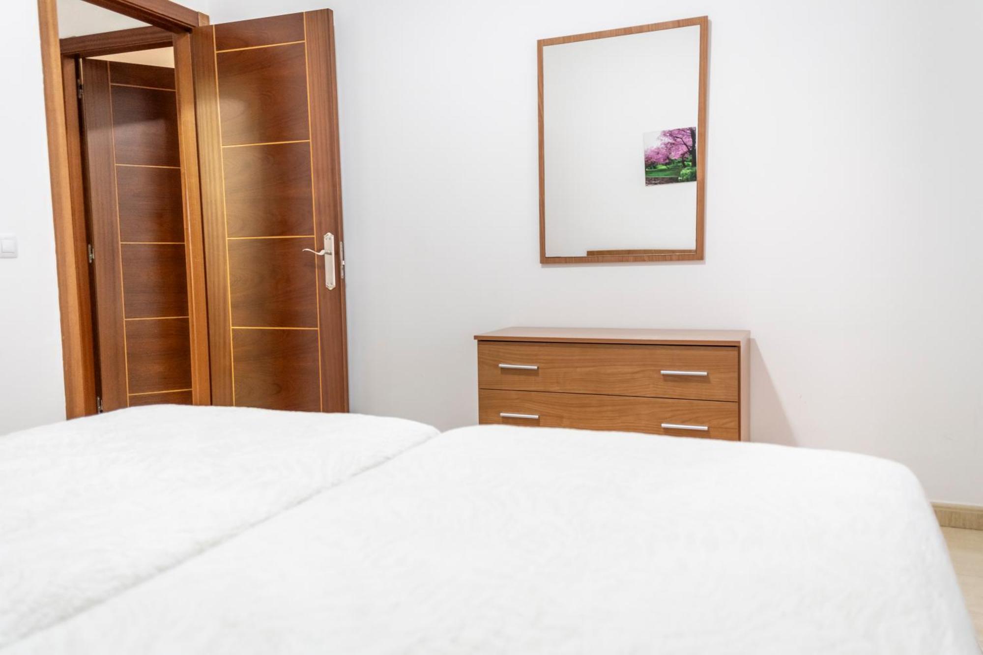 Yesenia Vv Airport Apartman El Matorral Kültér fotó